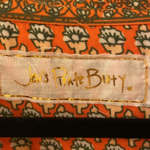 Jen’s Pirate Booty button down blouse. Size S. NWOT. Orange print. - Picture 2 of 8